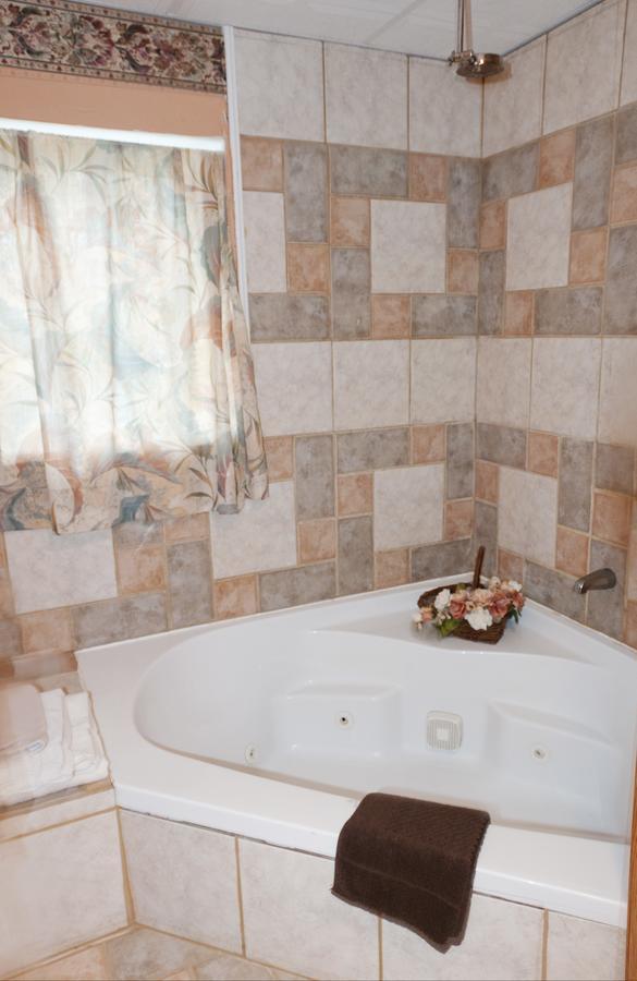 Locust Brook Lodge Butler Ngoại thất bức ảnh