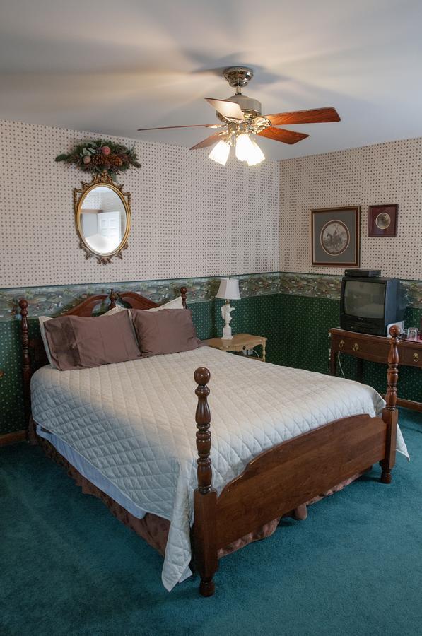 Locust Brook Lodge Butler Ngoại thất bức ảnh