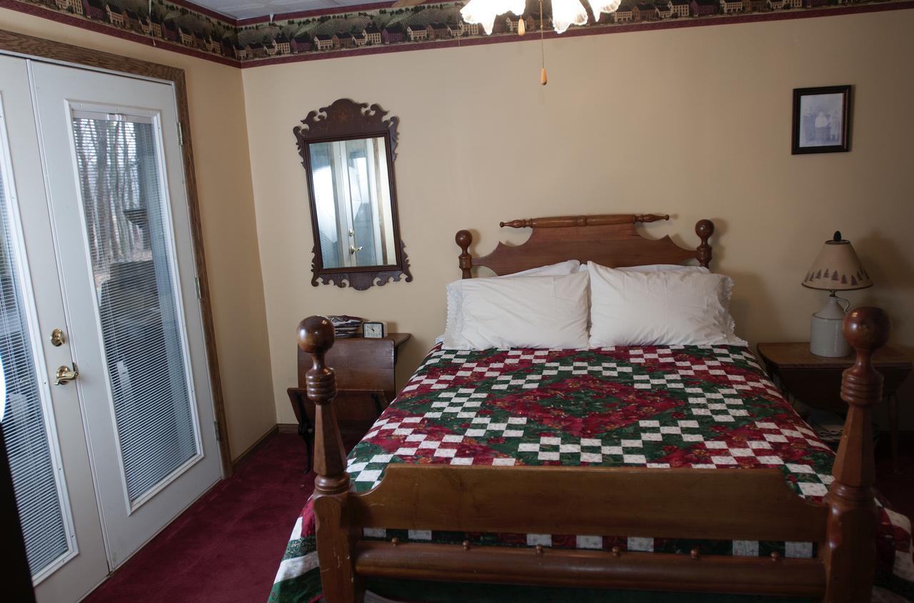 Locust Brook Lodge Butler Ngoại thất bức ảnh
